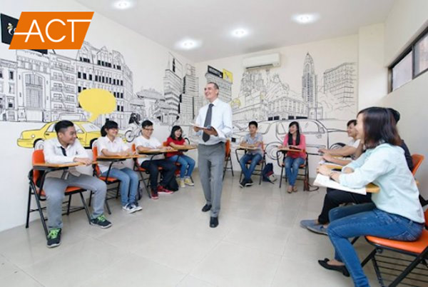 Bí quyết “hút trọn” học sinh cấp 3: Chiến lược marketing cho trung tâm ngoại ngữ