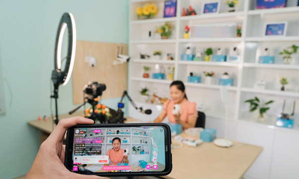 Gợi ý mẫu kịch bản livestream bán hàng mỹ phẩm